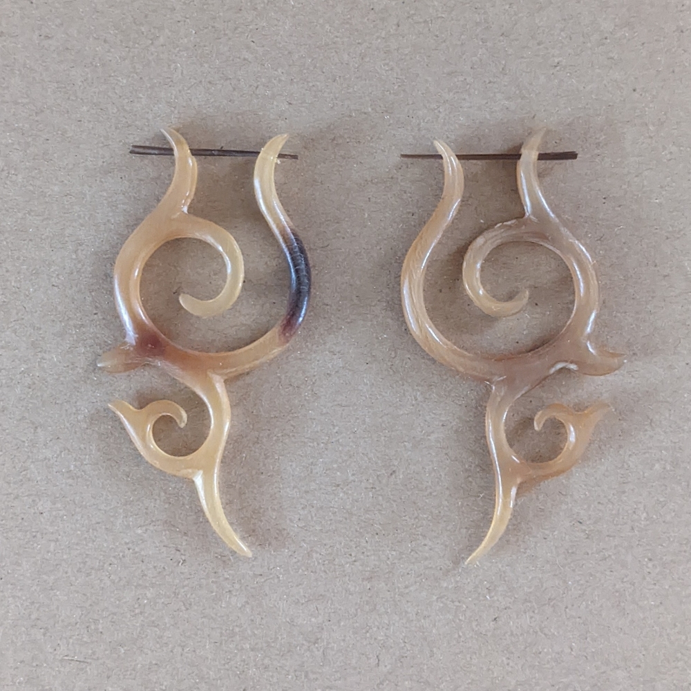 Tan Earrings RARE - Picture 4 of 4